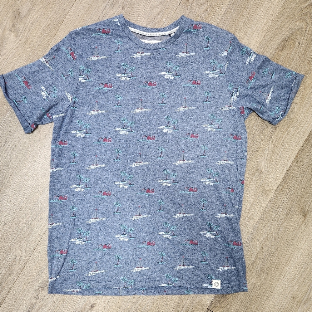 Free Planet Heather Navy T Shirt Men’s Size M Palm Tree Island Tiki Hut Tee